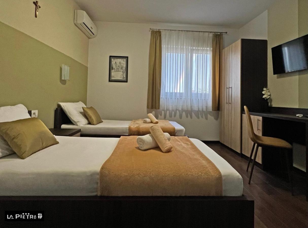 La Pietra Family Hotel Međugorje Стая снимка