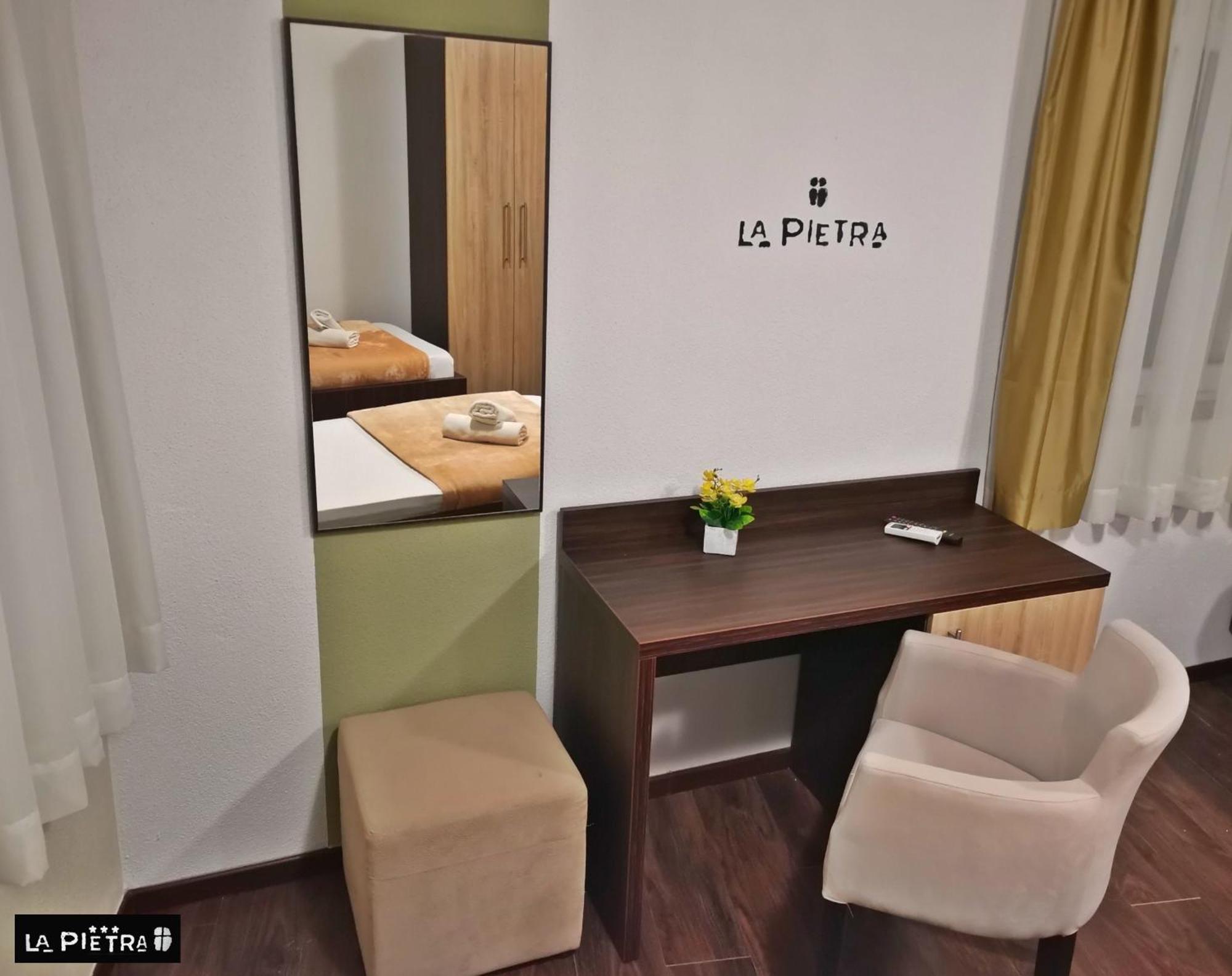 La Pietra Family Hotel Međugorje Стая снимка