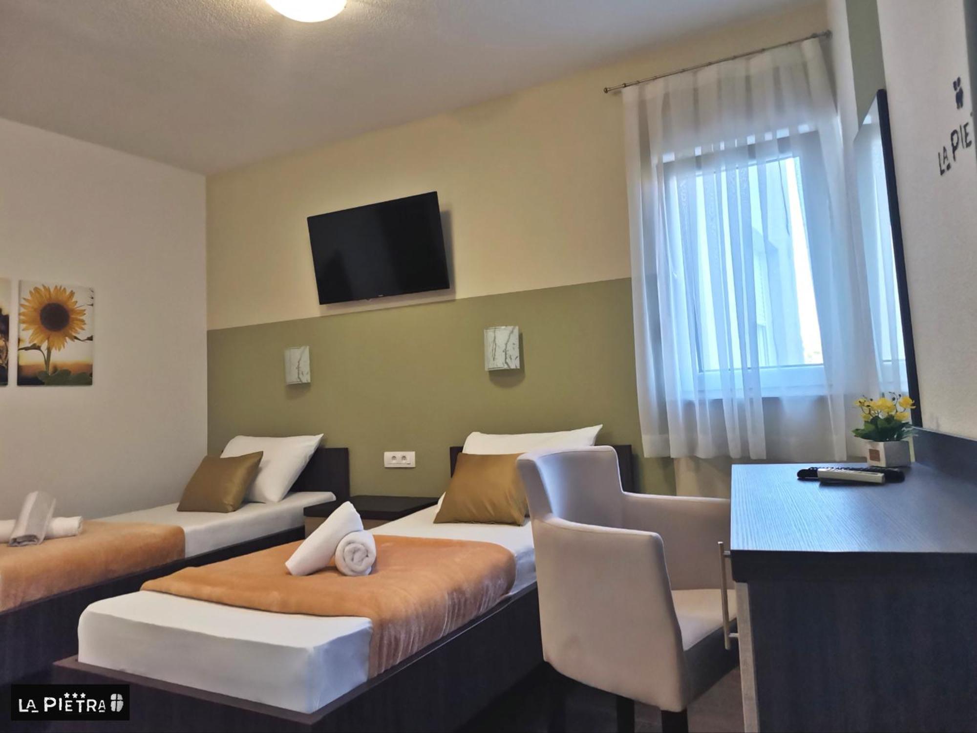 La Pietra Family Hotel Međugorje Стая снимка