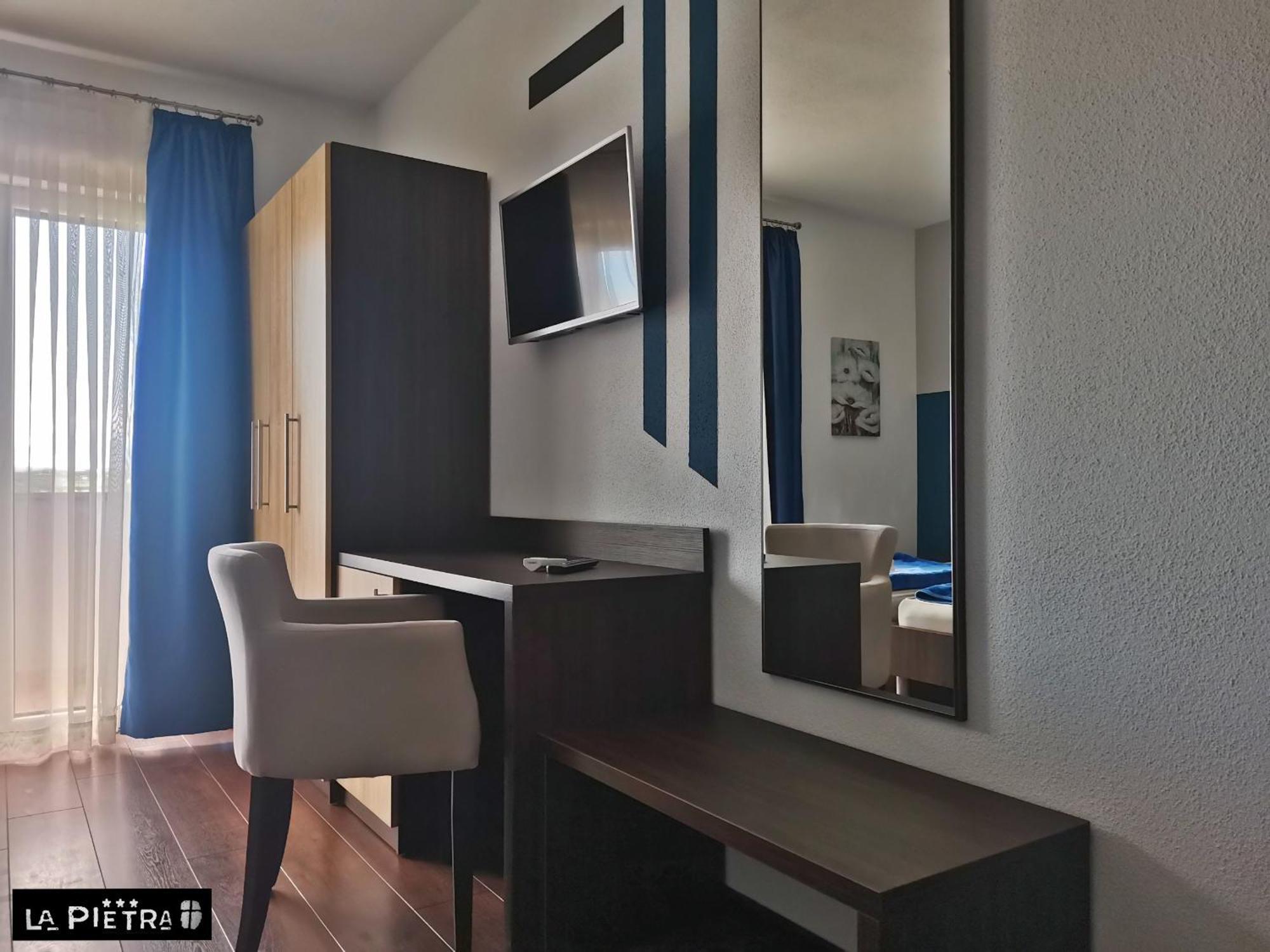 La Pietra Family Hotel Međugorje Стая снимка